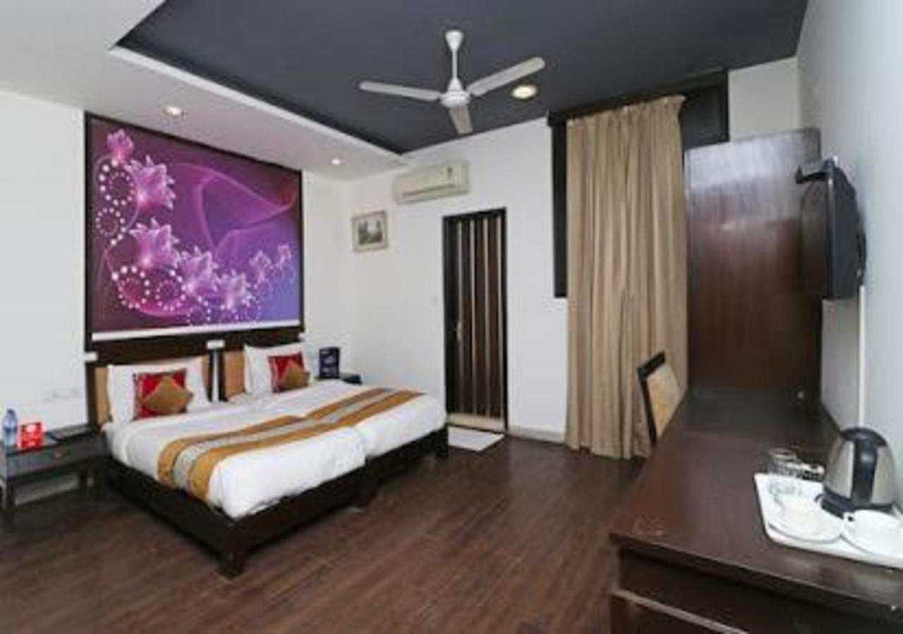 Hotel Loto - Sector 66 Noida Luaran gambar